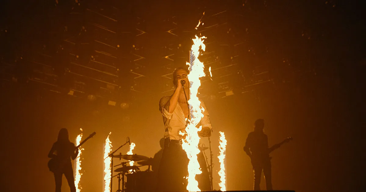 I Mneskin rendono omaggio a Billie Eilish il video del concerto a Los Angeles