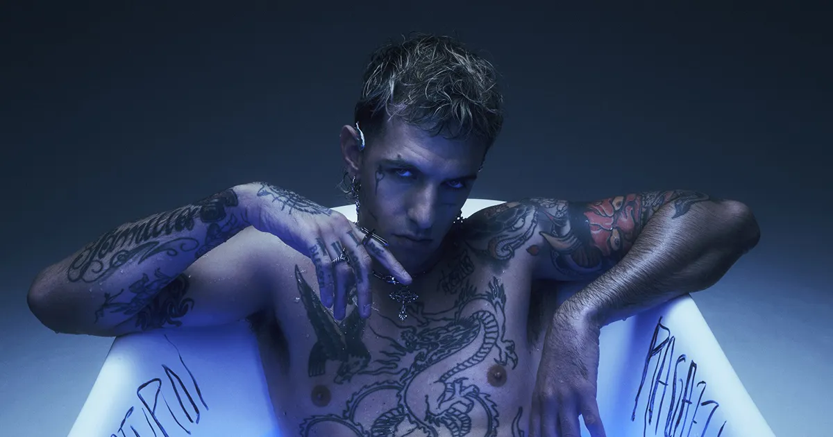 Achille Lauro racconta amori ed errori di una generazione guarda il videoclip ufficiale di Stupidi Ragazzi