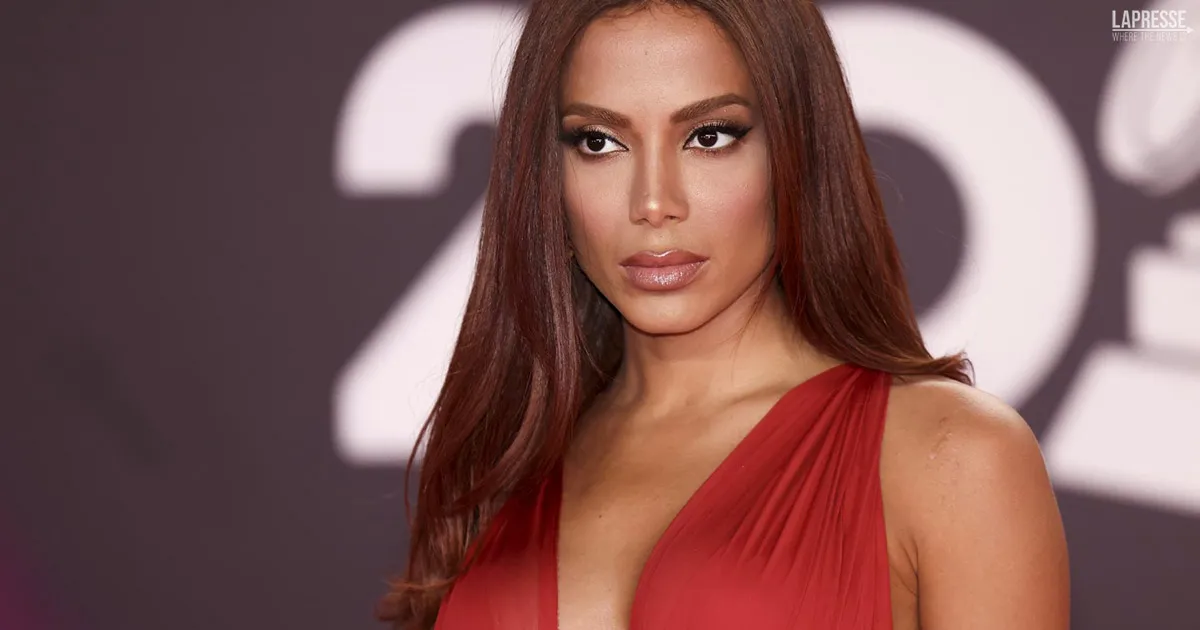 Sotto il vestito niente Il nude look di Anitta per gli Oscar lascia tutti senza parole