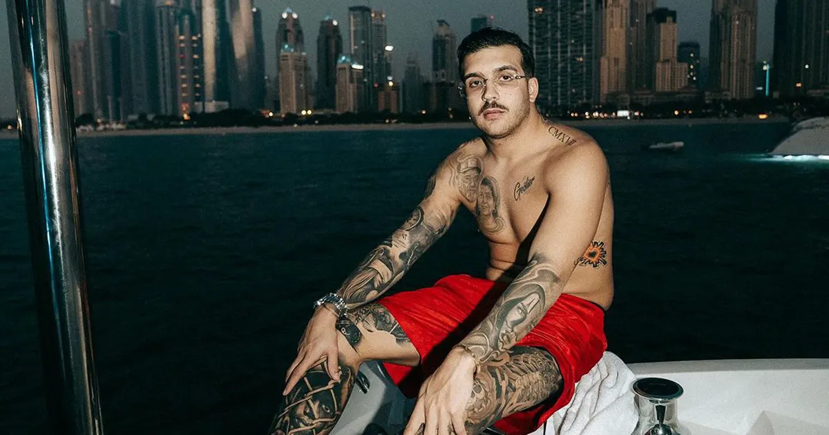 Ecco come rappava Geolier da ragazzino spunta un video su YouTube con il nickname di Manu Beat