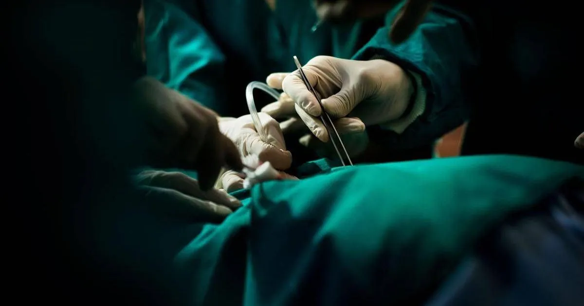 Trapianto eccezionale a Palermo 77enne dona il rene alla figlia