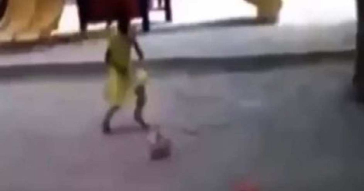 La baby calciatrice umilia gli amici maschi