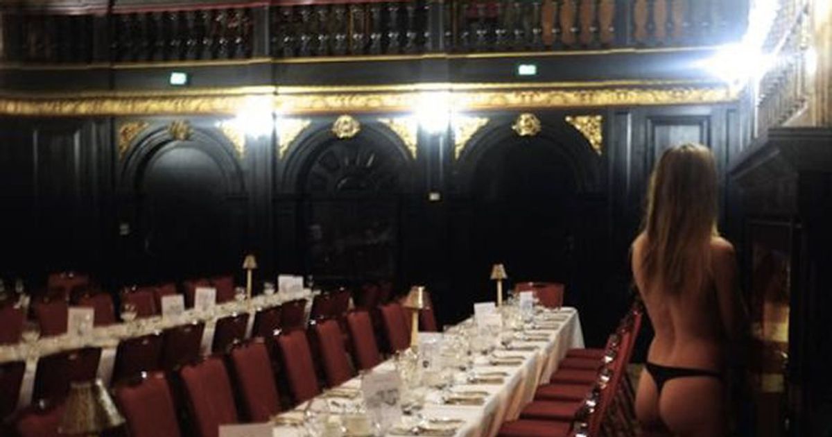 Si vota il ‘lato B’ dell’anno! Dove? All’Università di Cambridge!