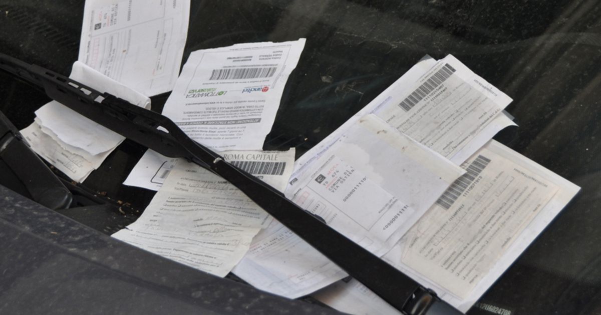 Dai vip esenti da multe al vigile che si tratteneva i soldi