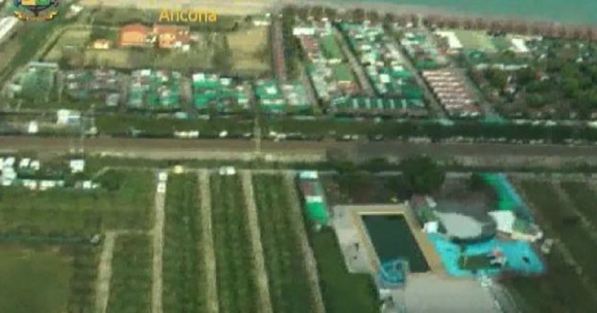 Un intero villaggio vacanze abusivo sul litorale di Fermo