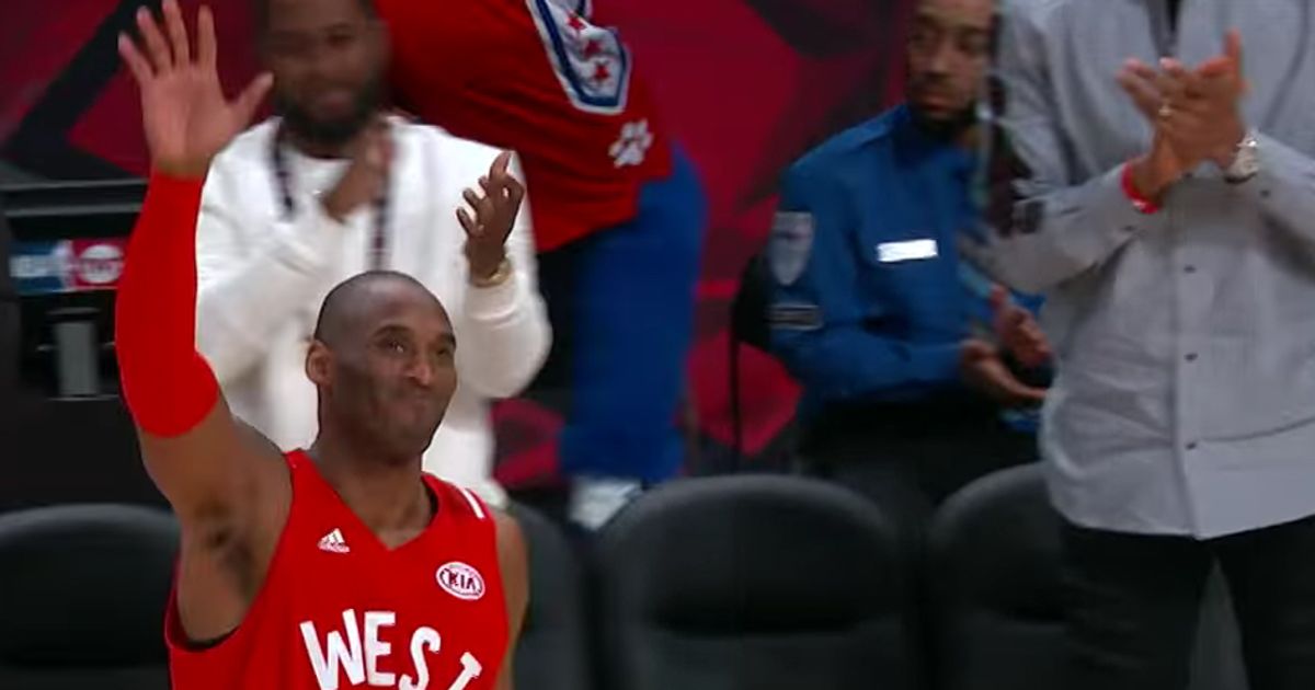 Tutti in piedi. Ecco il saluto a Kobe Bryant durante il suo ultimo All Star Game