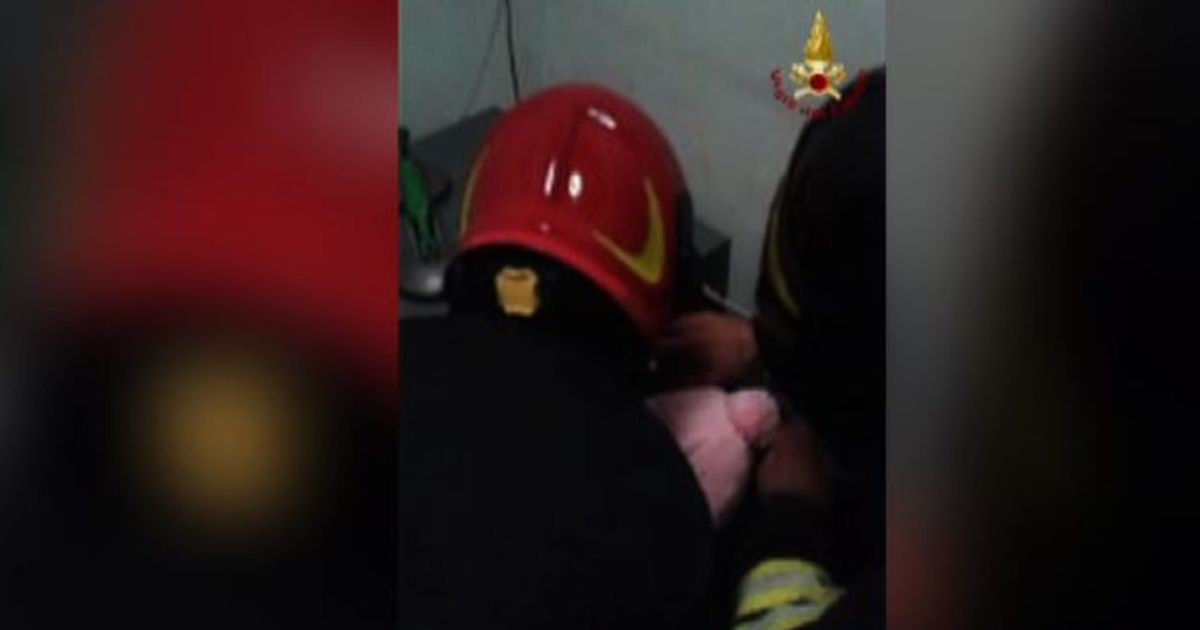 Si chiude dentro una cassaforte, bimba di 2 anni e mezzo salva