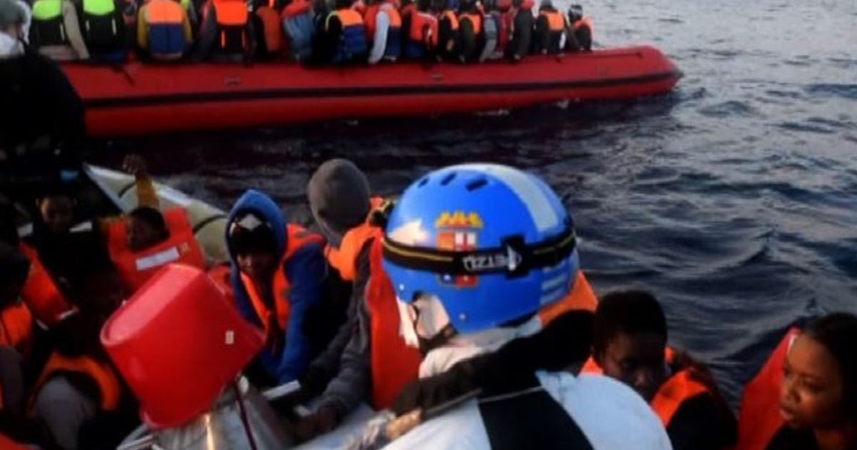 Marina militare soccorre 731 migranti, recuperati 4 cadaveri