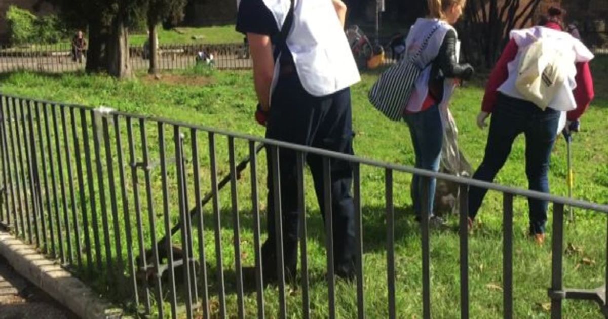 “Wake Up Roma”, appuntamento in piazza per pulire la città