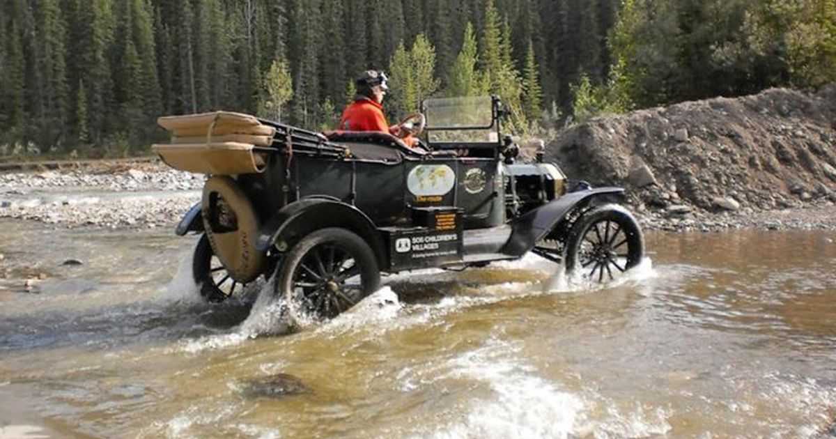 Pensionati usano una Ford Model T (del 1915) per fare il giro del mondo