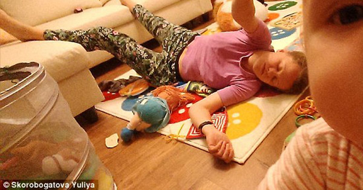 Un selfie stick per raccontare la vita di una mamma a tempo pieno