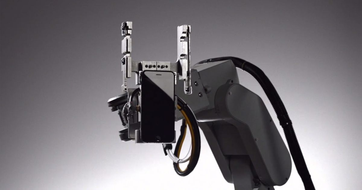 iPhone: ecco il robot che si occupa del loro riciclo