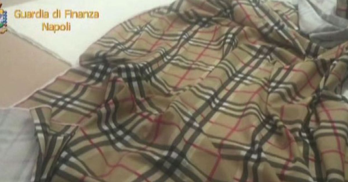 Due opifici clandestini scoperti in provincia di Napoli