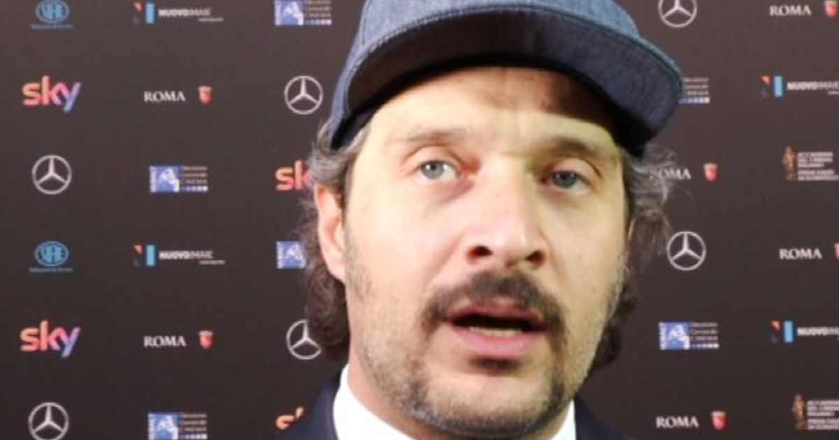 Parata di star ai David Donatello, eleganza e look bizzarri