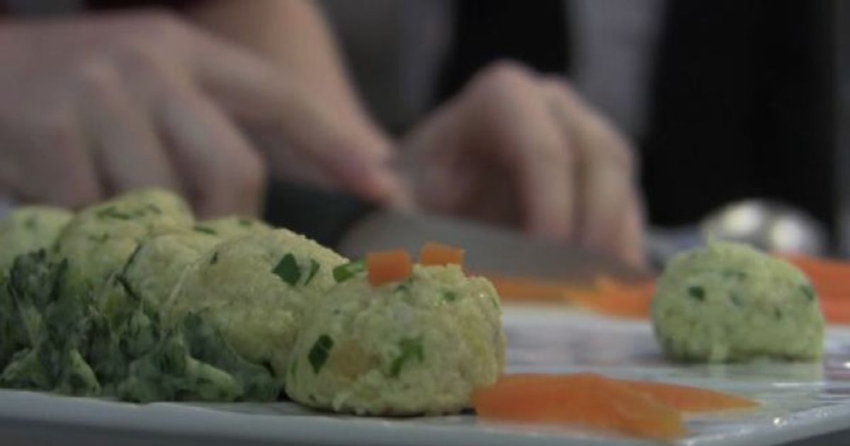 Bimbi a tavola: mamme attente ma ansiose, sì a pollo e verdure