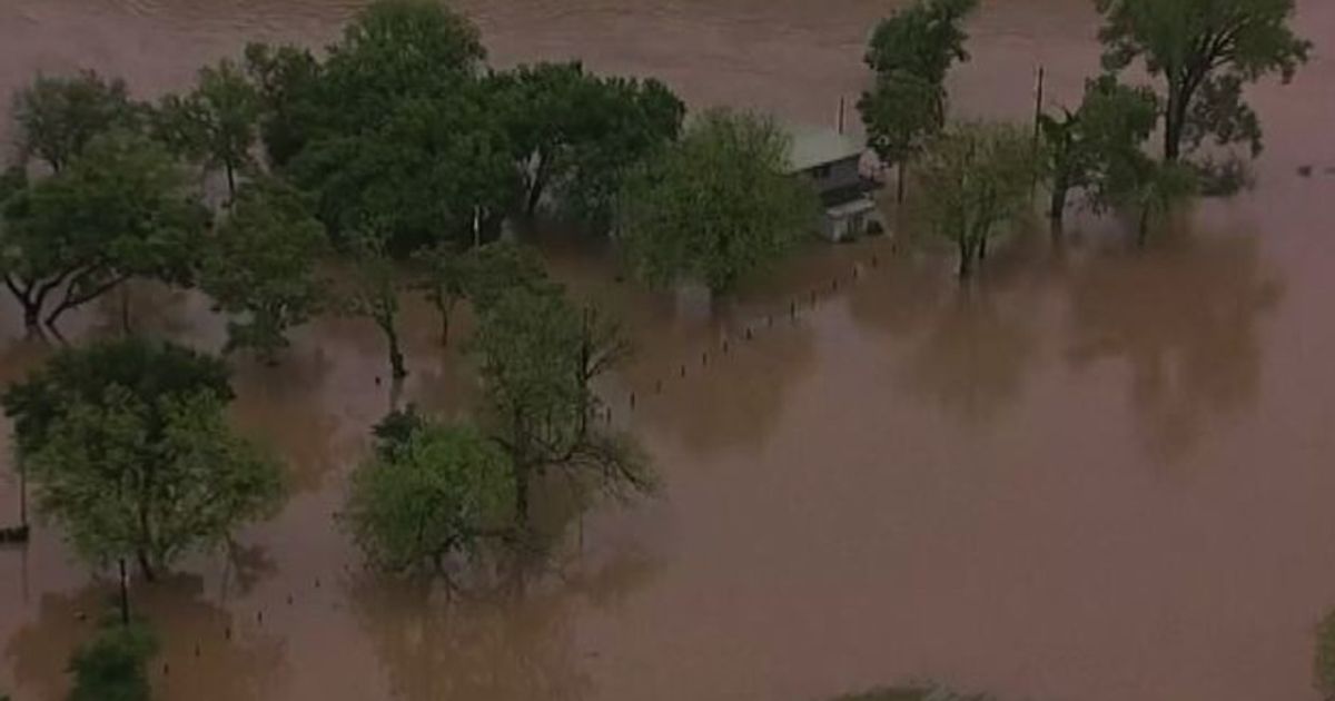Il video delle alluvioni in Texas, 5 morti e stato d’emergenza