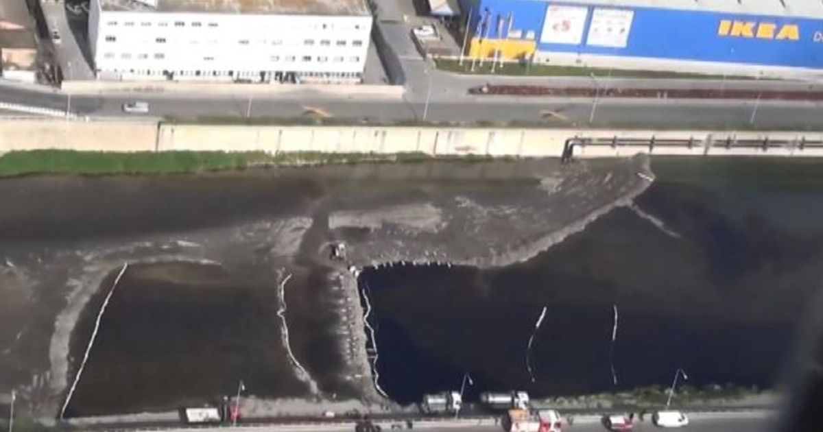 Genova, ecco le immagini aeree dello sversamento di greggio