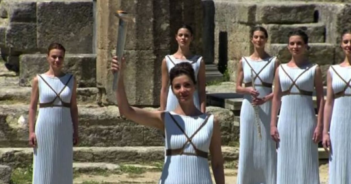 Accesa ad Olympia la torcia per i Giochi di Rio 2016