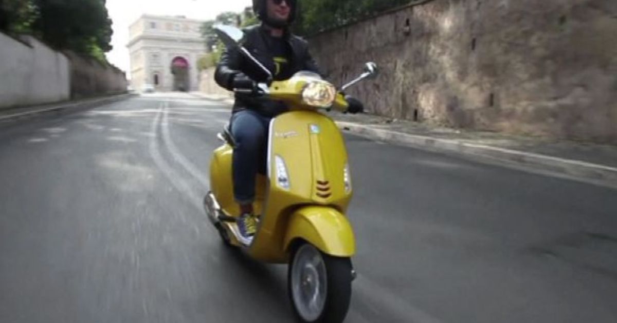 Buon compleanno Vespa, festa per i 70 anni del mito su due ruote