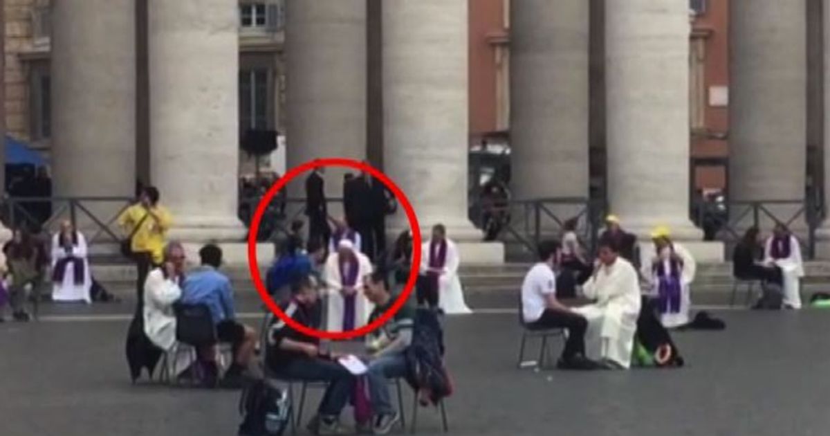 Giubileo dei Ragazzi: Papa, a sopresa, confessa 16 giovani