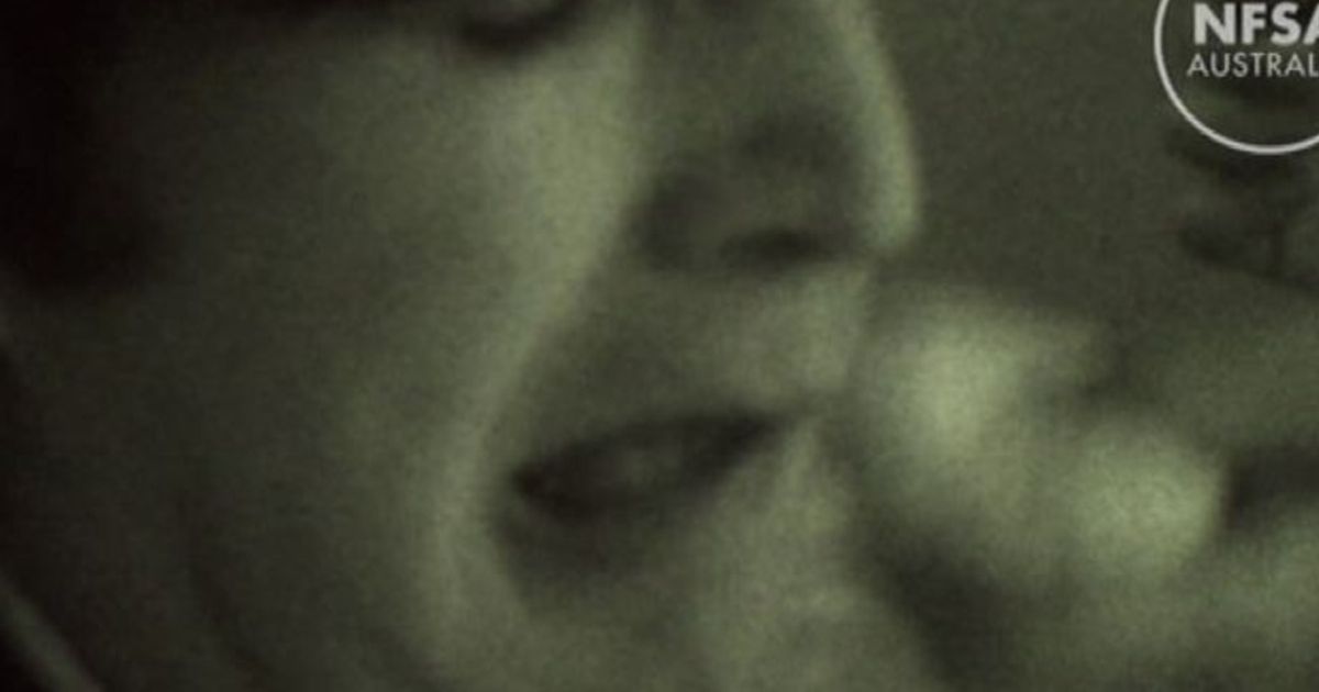 Video inedito mostra i Beatles scherzare nei camerini nel 1965