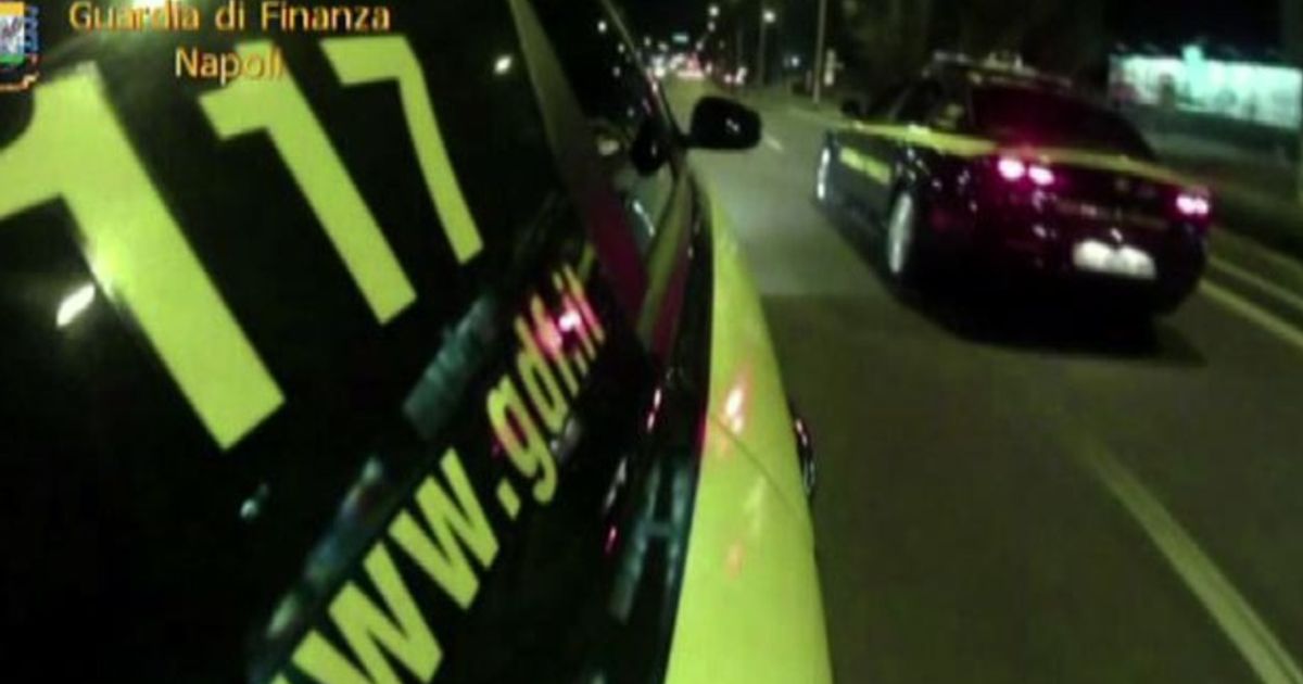 Traffico di droga tra Napoli e Sud America: 34 persone fermate