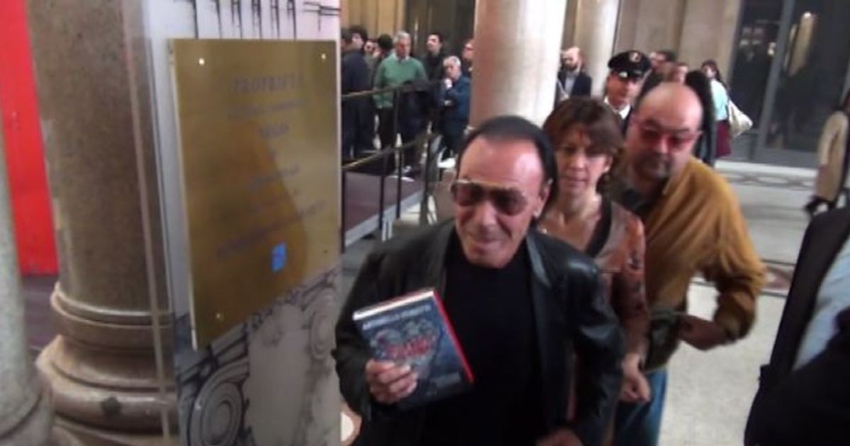 Folla di fan per Venditti: un libro in cui racconto la mia Roma