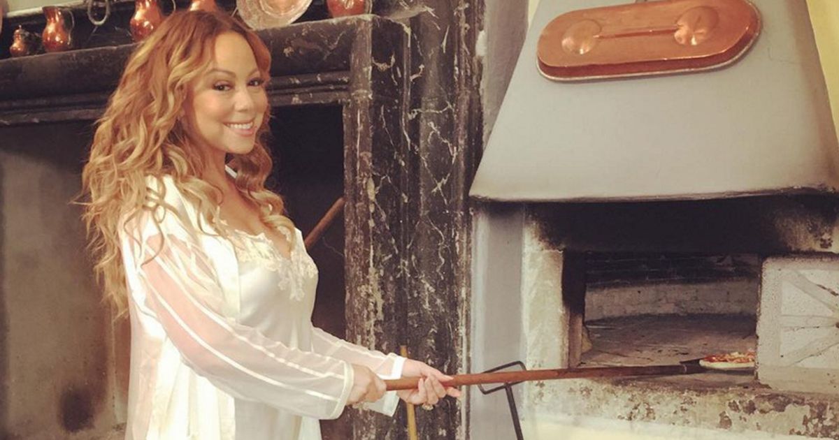 Mariah Carey pizzaiola sexy