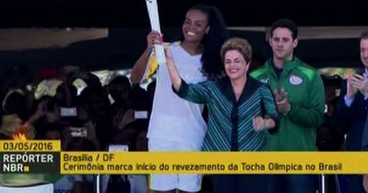 La torcia olimpica è in Brasile. Rousseff: “Giochi trionfali”