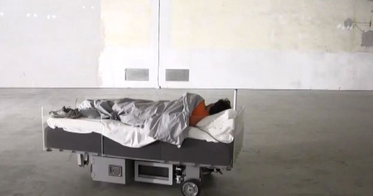 L’esperienza di un notte dentro l’arte: i letti di Carsten Holler