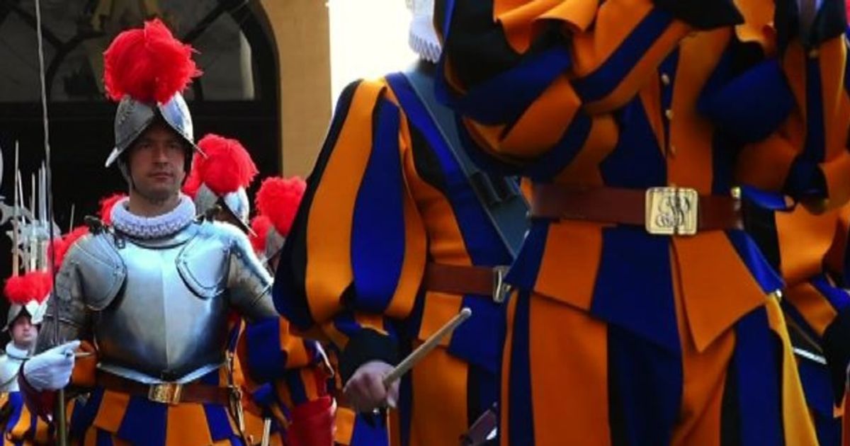 In Vaticano giurano 23 reclute delle Guardie svizzere