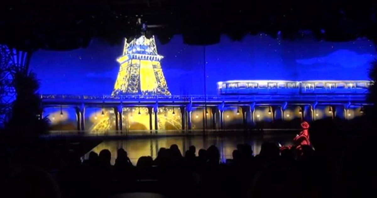 Parigi, al Lido sensualità e trasgressione con accento italiano