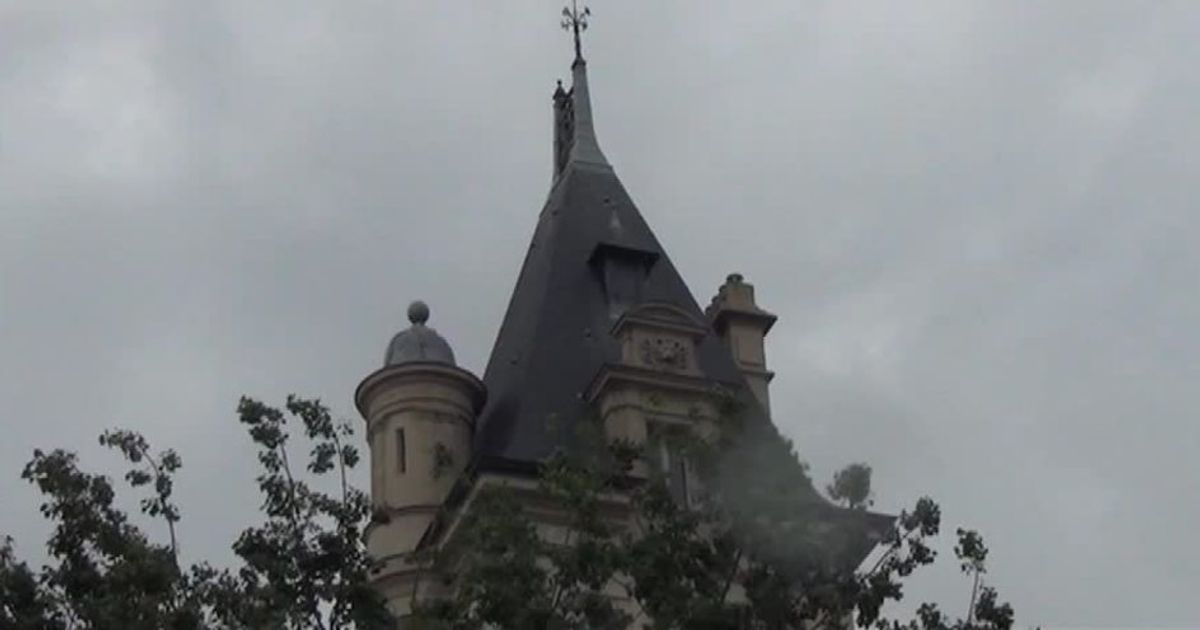 Parigi dalla Senna, romantico incanto sotto la pioggia