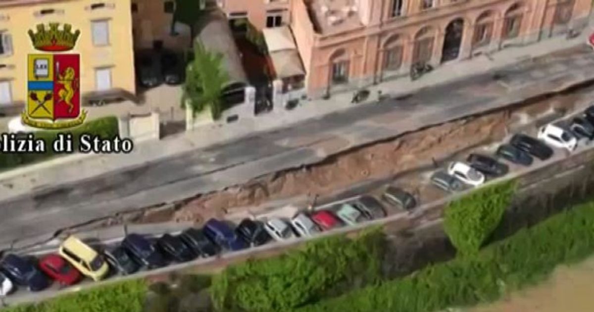 Firenze, l’enorme voragine lungo l’Arno vista dall’alto
