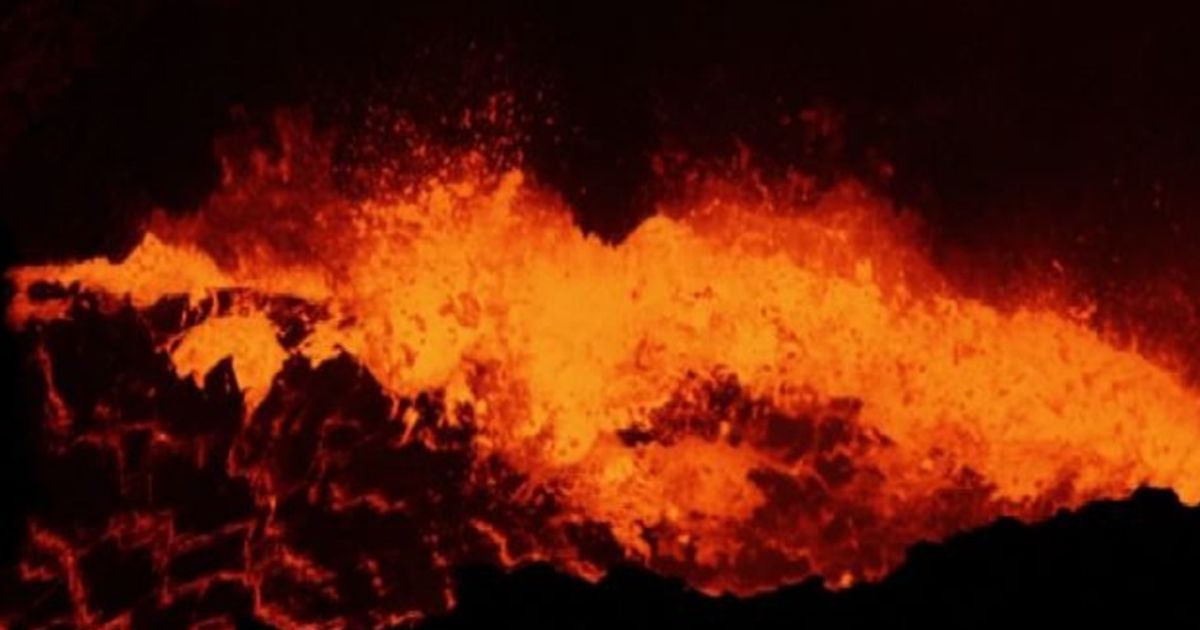 Nicaragua, spettacolari immagini dell’eruzione del vulcano Masaya