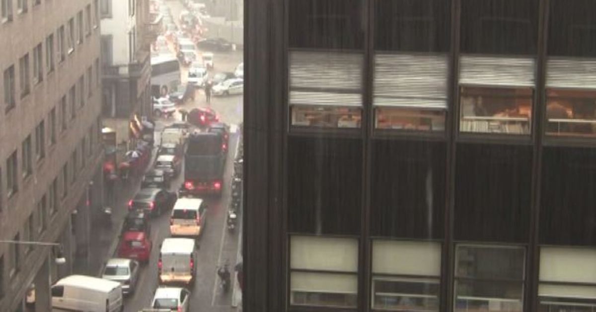 Nubifragio su Milano: scuola evacuata, preallarme Lambro e Seveso