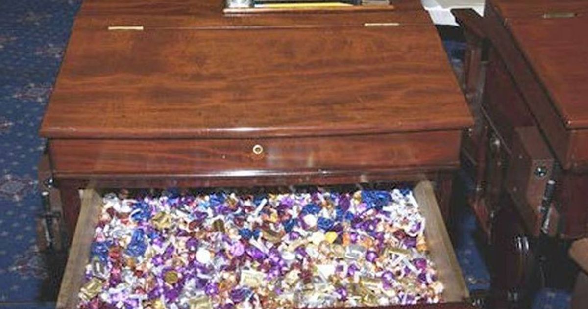 Candy Desk, il lato dolce del Senato