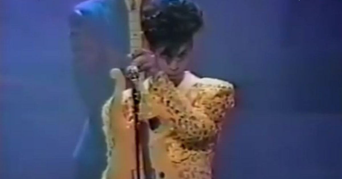 La chitarra gialla di Prince andrà all’asta