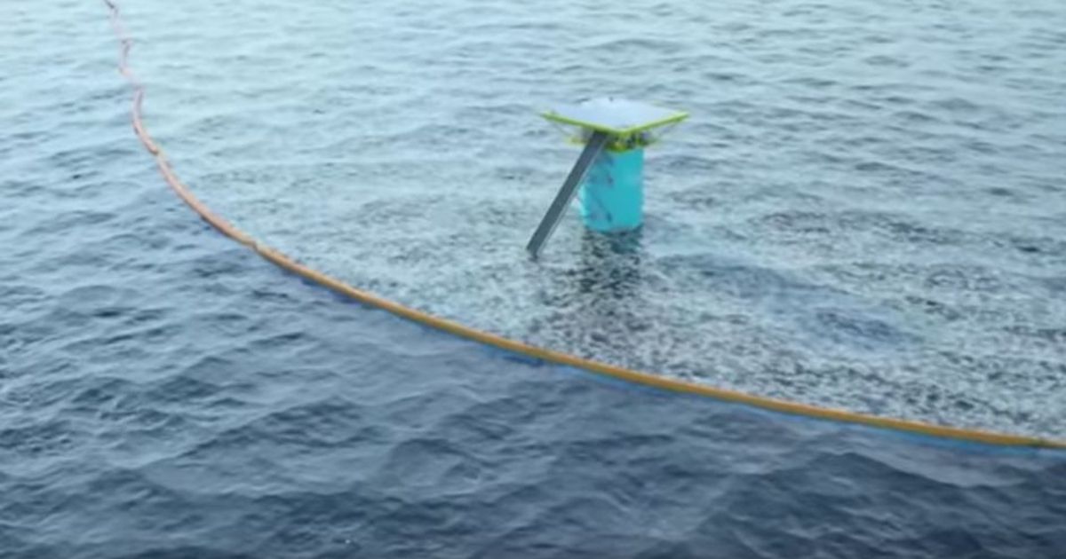 Pulire gli oceani grazie all’invenzione di un diciannovenne