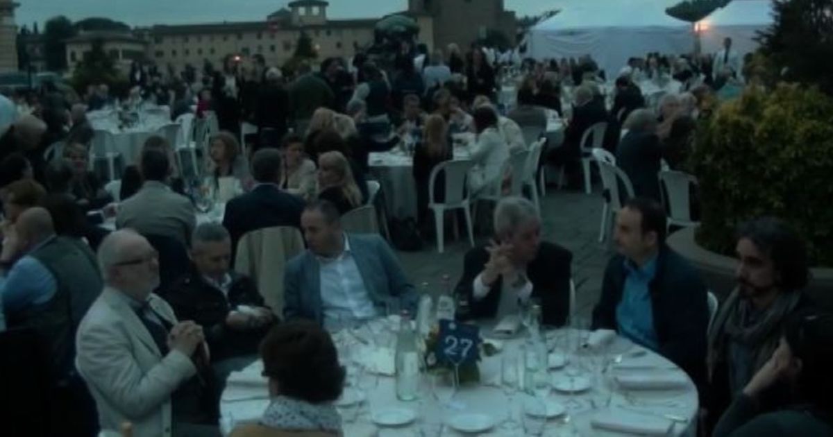 Firenze, cena di beneficenza in piazza contro i tumori