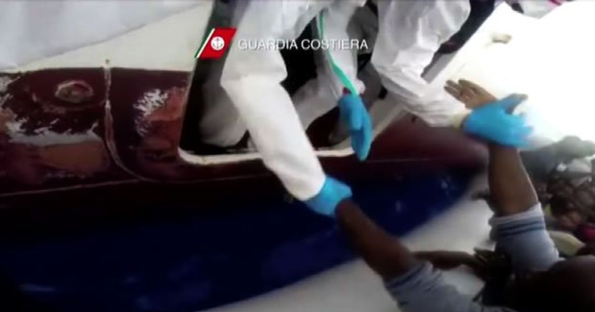 Naufraga gommone carico di migranti: morte 10 donne