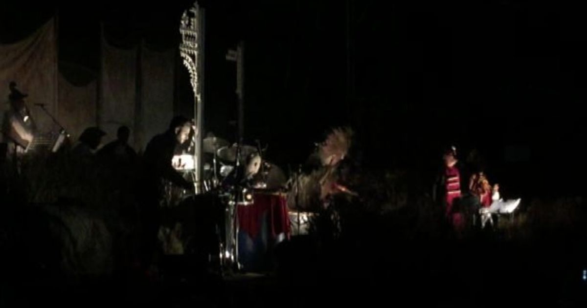 Capossela apre Polvere tour: “Uscite sporchi da questo concerto”