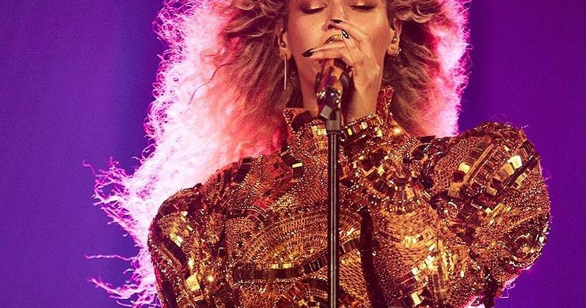 Beyoncé starnutisce durante il concerto