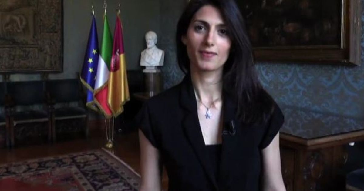 Raggi presenta la giunta in un video su Facebook: Sono cittadini