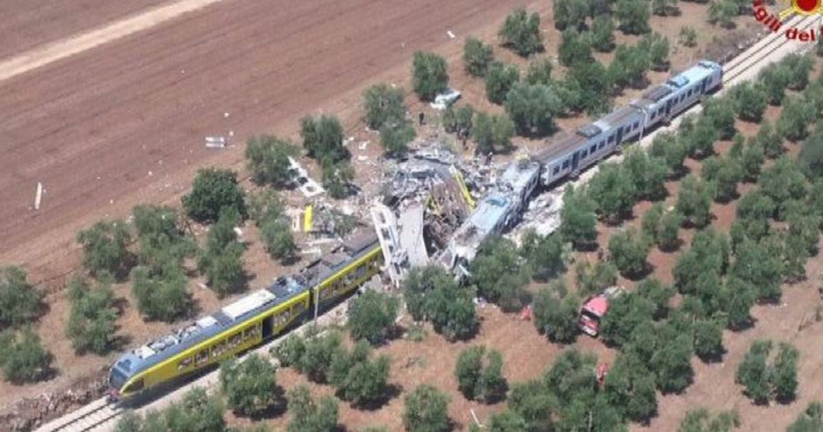 Drammatico scontro tra treni in Puglia, ci sono vittime
