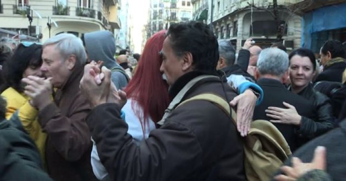 Salviamo le milonghe, tango di protesta in piazza a Buenos Aires