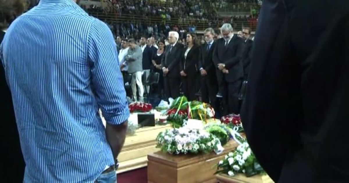 Puglia, scontro treni: l’addio di Andria a 14 delle 23 vittime