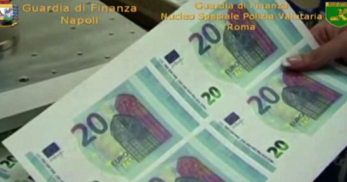 Nel Napoletano la prima stamperia clandestina dei nuovi 20 euro