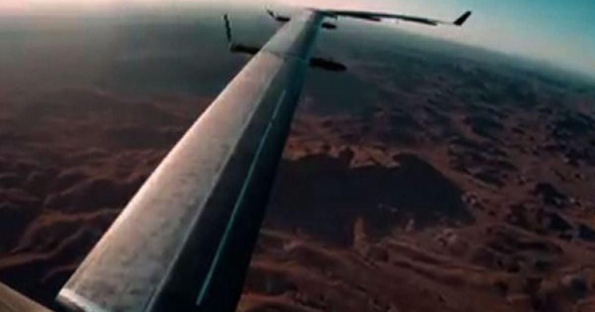 Primo test di volo ok per l’aereo solare “Aquila” di Facebook