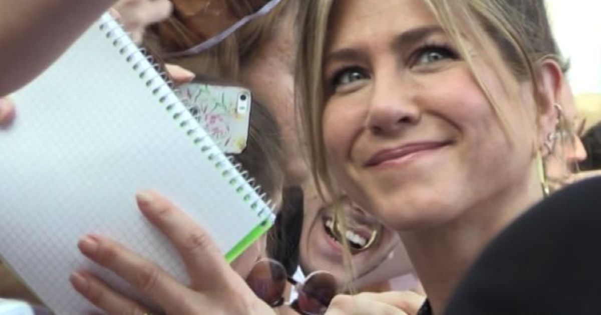 Aniston e Ghenea, il Giffoni Experience chiude in… bellezza